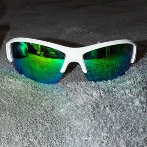 Marucci MV108 2.0 White Teen size baseball Sunglasses Green-Blue Lenses & case